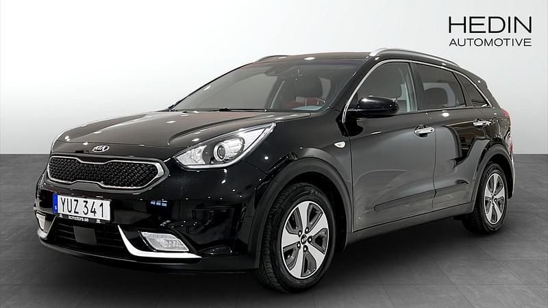 Svart (black) Begagnad 2017 Kia Niro Advance SUV | 124 900 kr - Bild 1/4