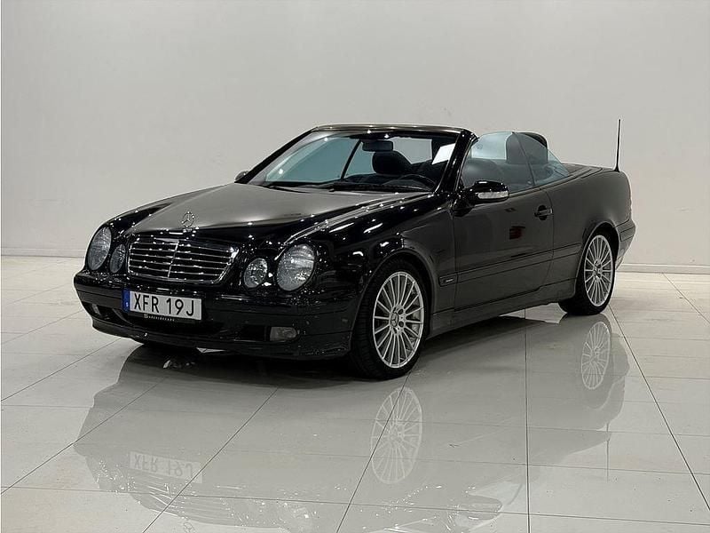 Svart Begagnad 2002 Mercedes CLK320 Avantgarde Cab | 69 900 kr - Bild 1/4