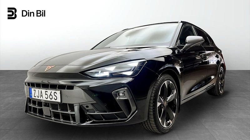 Svart (midnight black metallic) Begagnad 2024 Cupra Leon Kombi | 334 900 kr (Lite dyr) - Bild 1/4
