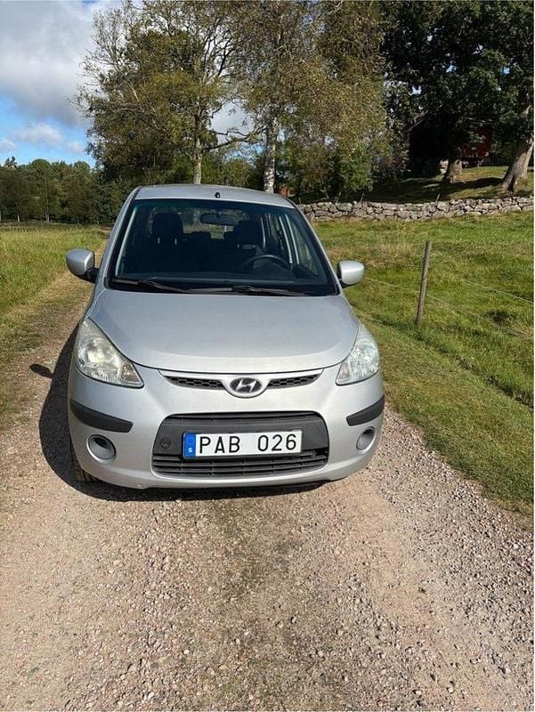Silver Begagnad 2009 Hyundai i10 Halvkombi | 19 000 kr (Marknadspris) - Bild 1/4
