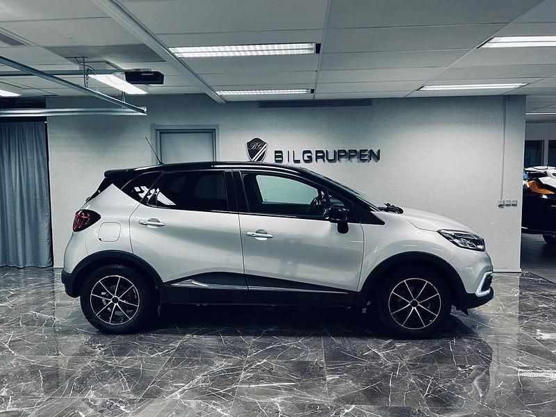 Begagnad Renault Captur 90 HK (66 kW) 2019 Flerfärgad SUV