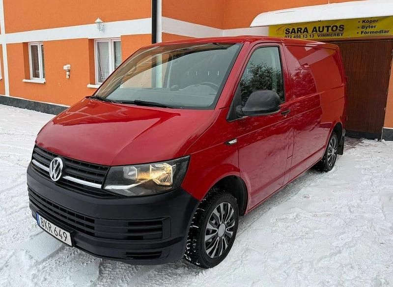 Begagnad VW T6 102 HK (75 kW) 2016 Röd Van