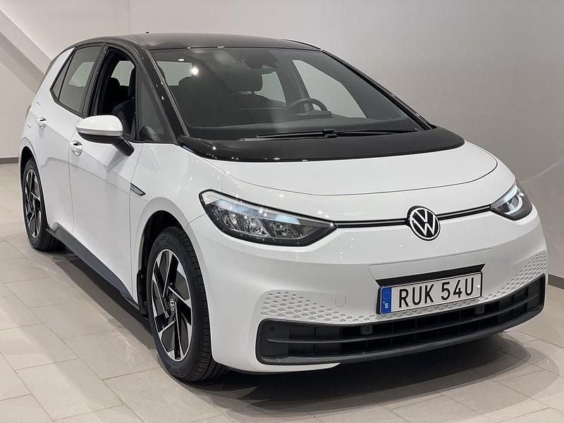 Vit (glacier white metallic bl) Begagnad 2022 VW ID.3 Pro Performance Halvkombi | 259 900 kr (Bra pris) - Bild 1/4