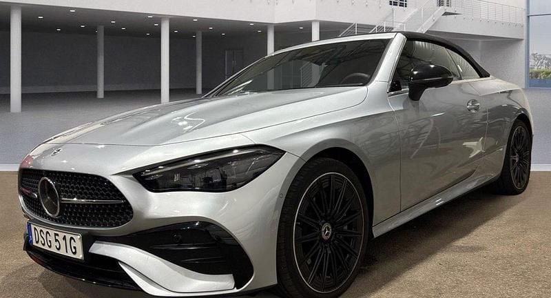 Silver Begagnad 2024 Mercedes CLE450 AMG Cab | 929 000 kr - Bild 1/4