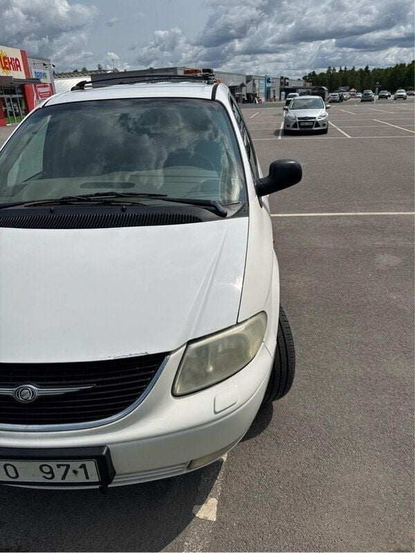 Vit Begagnad 2002 Chrysler Grand Voyager Minibuss | 16 000 kr (Superpris) - Bild 1/4