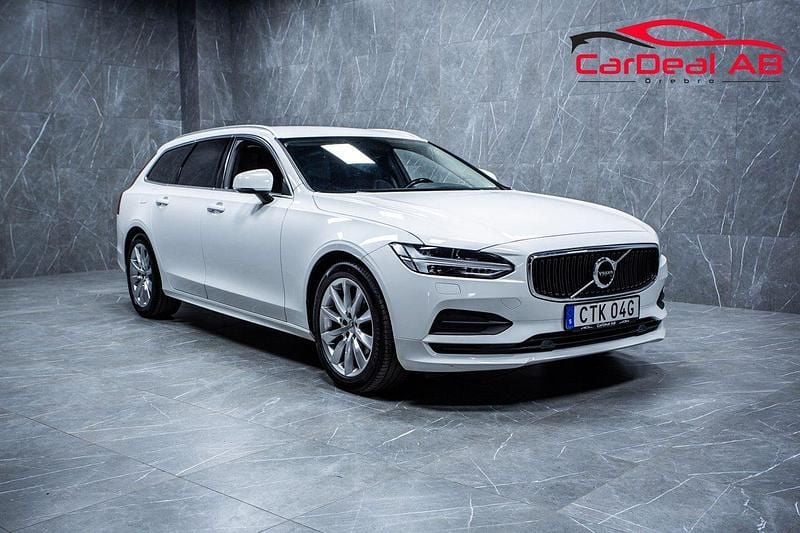 Vit Begagnad 2019 Volvo V90 Momentum Kombi | 228 800 kr (Bra pris) - Bild 1/4
