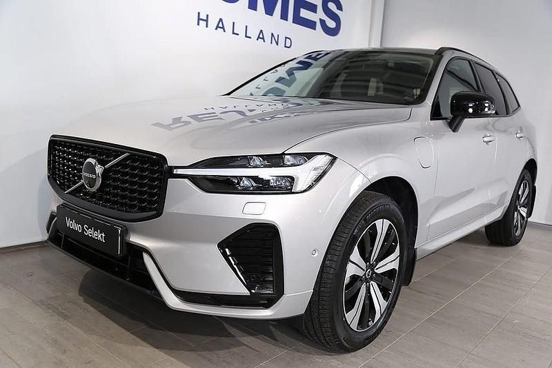 Silver Begagnad 2024 Volvo XC60 Plus SUV | 549 500 kr (Marknadspris) - Bild 1/4