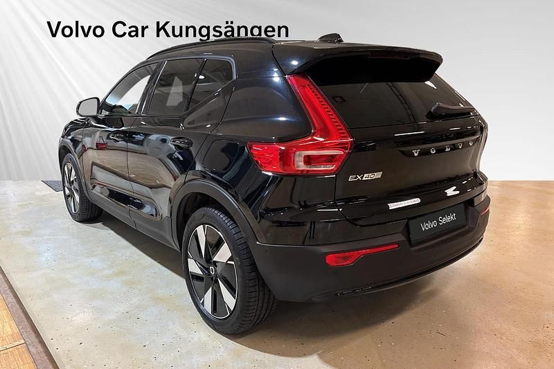 Begagnad Volvo EX40 Single Motor Extended Range 185 kW (252 HK) 2025 Svart SUV