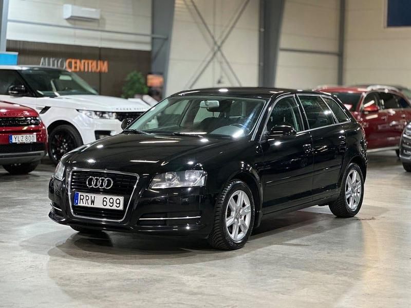 Svart Begagnad 2011 Audi A3 Attraction Sedan | 79 900 kr (Dyr) - Bild 1/4