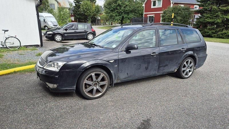 Svart Begagnad 2006 Ford Mondeo Titanium X Kombi | 3 000 kr (Superpris) - Bild 1/3