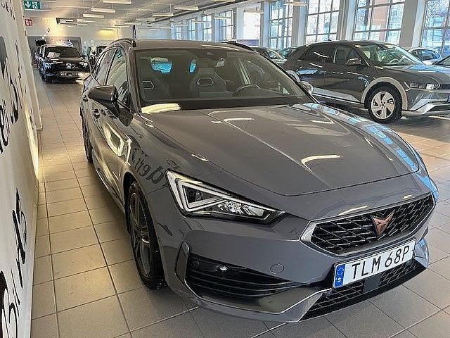 Begagnad Cupra Leon VZ 180 HK (132 kW) 2021 Ljusgrå Kombi