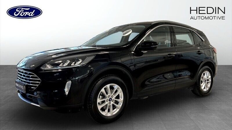 Svart (black) Begagnad 2022 Ford Kuga Titanium SUV | 244 900 kr (Bra pris) - Bild 1/4