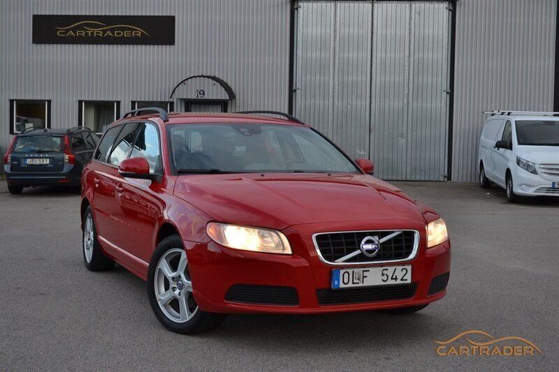 Röd Begagnad 2013 Volvo V70 Kombi | 99 000 kr (Marknadspris) - Bild 1/4
