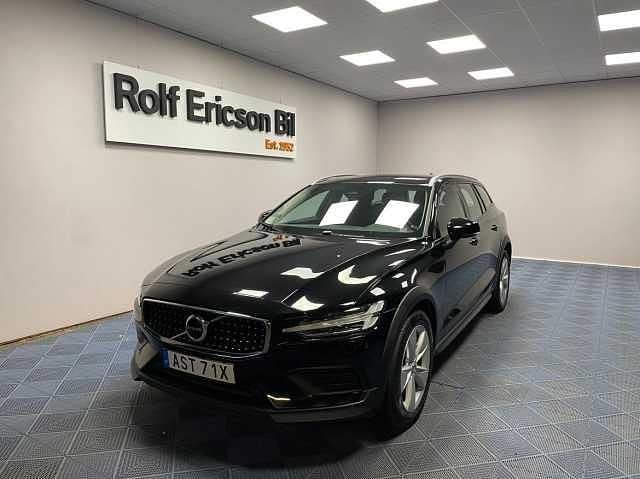 Begagnad 2023 Volvo V60 CC Kombi | 339 500 kr (Bra pris) - Bild 1/4