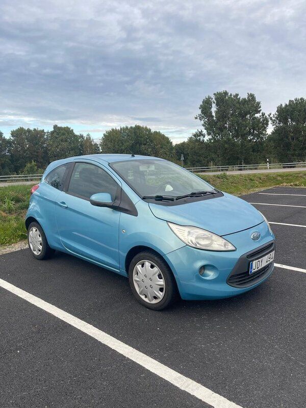 Blå Begagnad 2009 Ford Ka Titanium Halvkombi | 23 000 kr (Marknadspris) - Bild 1/4
