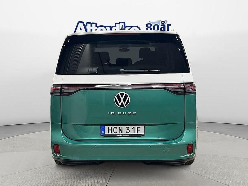 Begagnad VW ID. Buzz Pro 210 kW (286 HK) 2024 Flerfärgad Minibuss