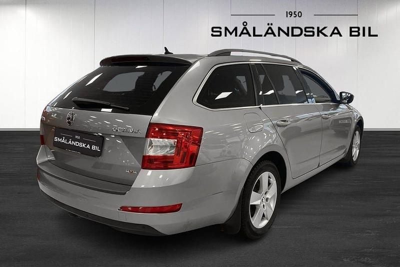 Begagnad Skoda Octavia Ambition 105 HK (77 kW) 2014 Brun Halvkombi