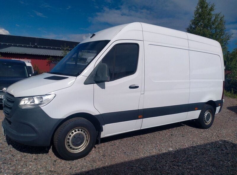 Begagnad Mercedes Sprinter 143 HK (105 kW) 2020 Orange (vit) Van