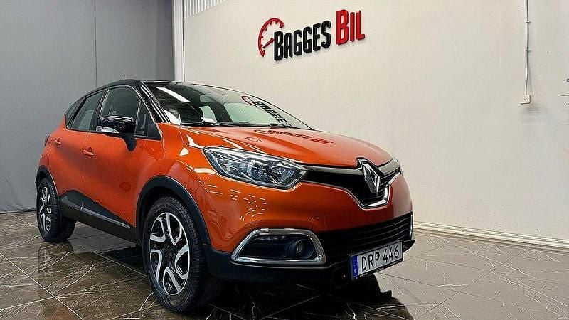 Flerfärgad (flerf) Begagnad 2014 Renault Captur SUV | 98 900 kr (Bra pris) - Bild 1/4
