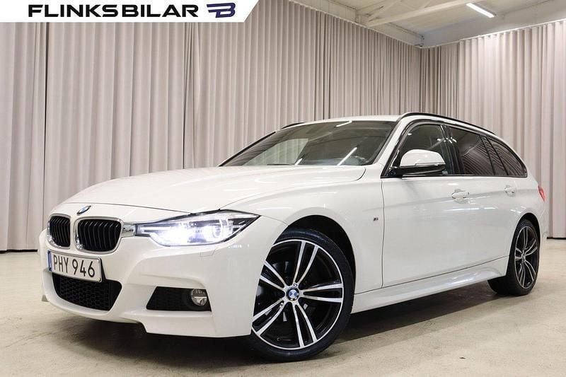 Vit Begagnad 2019 BMW 320 M Sport Kombi | 229 900 kr (Bra pris) - Bild 1/4