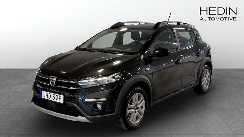 Svart (black) Begagnad 2022 Dacia Sandero Comfort Halvkombi | 129 900 kr (Marknadspris) - Bild 1/4