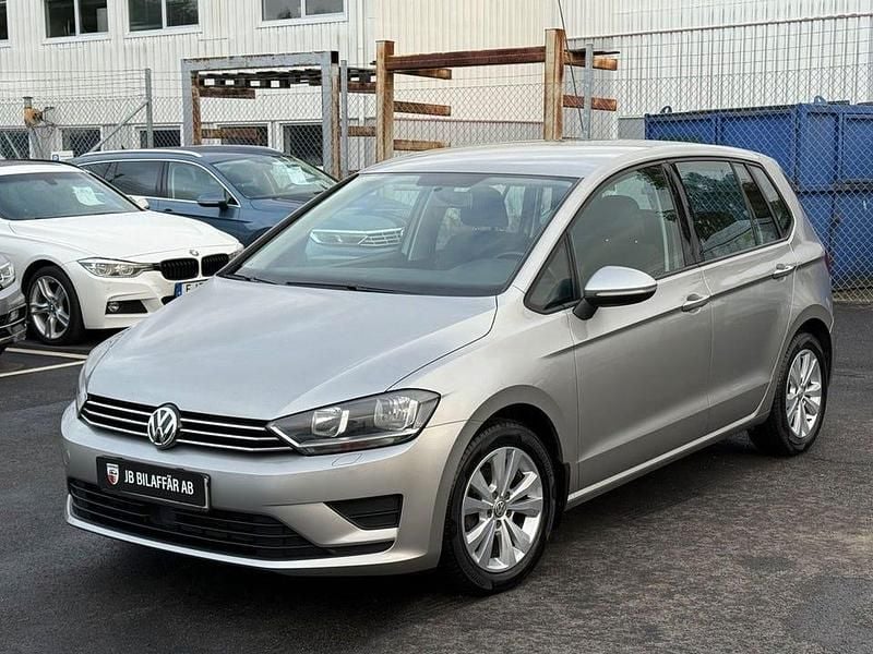 Silver Begagnad 2017 VW Golf VII Halvkombi | 89 700 kr (Bra pris) - Bild 1/4