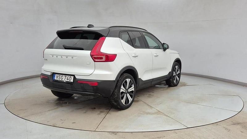 Begagnad Volvo XC40 Core 169 kW (231 HK) 2023 Vit SUV