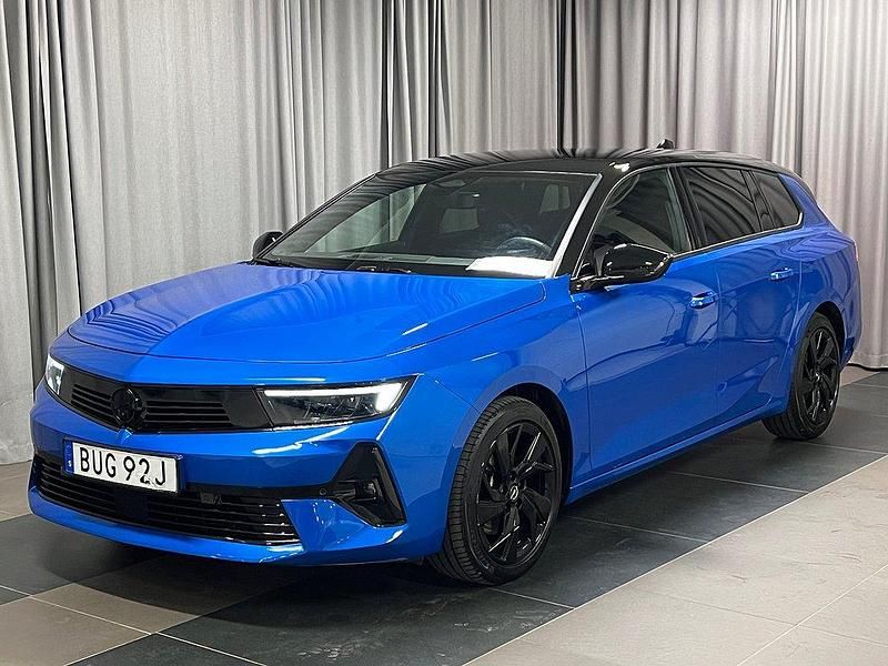 Blå Begagnad 2024 Opel Astra Kombi | 239 900 kr (Marknadspris) - Bild 1/3