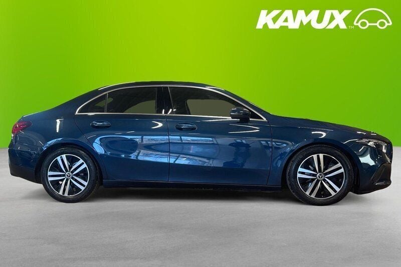 Begagnad Mercedes A180 Progressive 136 HK (100 kW) 2020 Blå Sedan