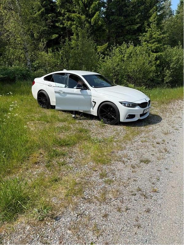 Vit Begagnad 2018 BMW 420 Gran Coupé M Sport Sportkupé | 249 000 kr (Marknadspris) - Bild 1/4