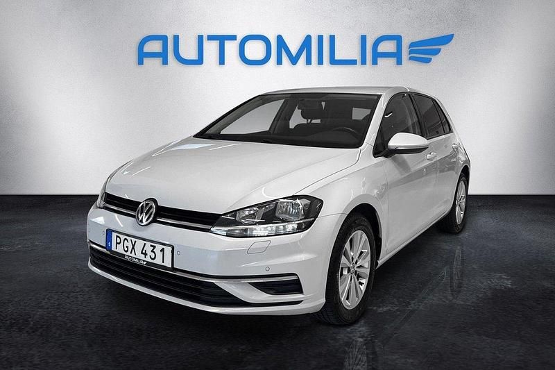 Silver Begagnad 2017 VW Golf VII Halvkombi | 109 900 kr (Marknadspris) - Bild 1/4