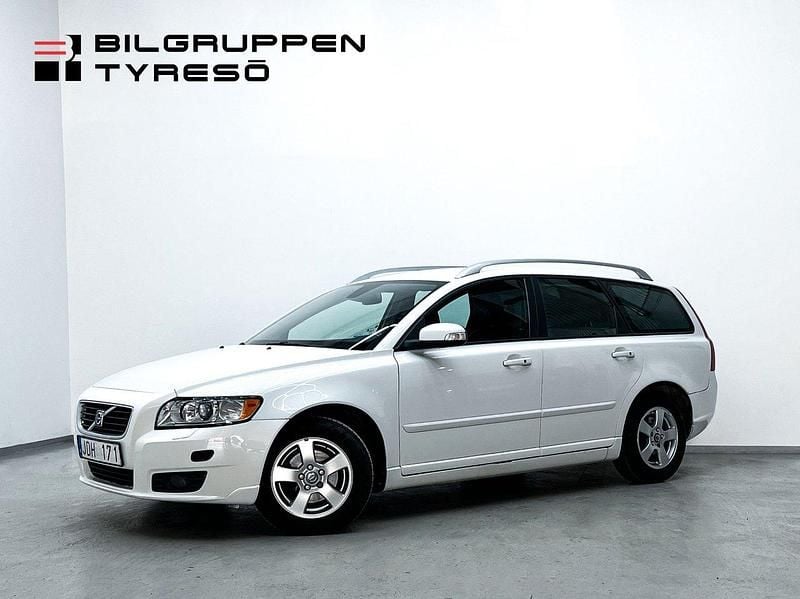 Vit Begagnad 2009 Volvo V50 Summum Kombi | 59 900 kr (Marknadspris) - Bild 1/4