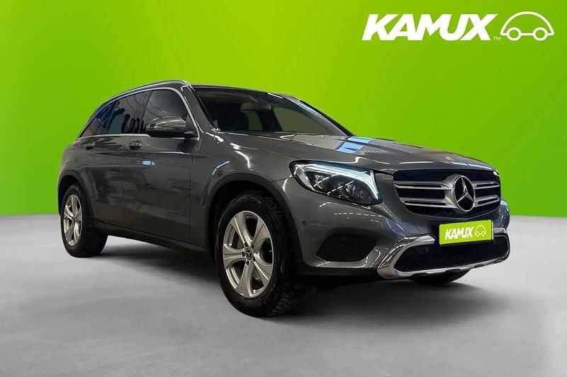 Grå Begagnad 2018 Mercedes GLC220 SUV | 274 900 kr (Marknadspris) - Bild 1/4