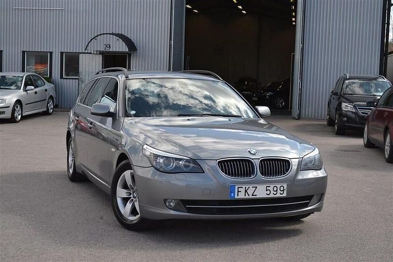 Grå Begagnad 2007 BMW 525 Kombi | 49 900 kr (Bra pris) - Bild 1/4