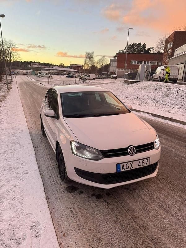 Begagnad 2014 VW Polo Halvkombi | 54 900 kr (Bra pris) - Bild 1/4