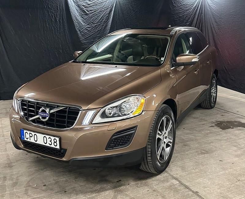 Brun Begagnad 2012 Volvo XC60 Summum SUV | 125 900 kr (Bra pris) - Bild 1/4