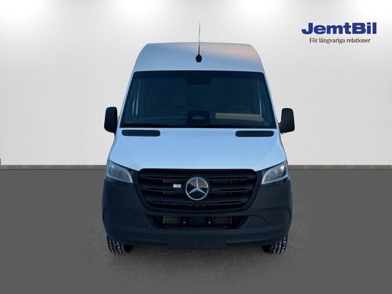 Ny Mercedes E-Sprinter 152 kW (207 HK) 2025 Vit Van
