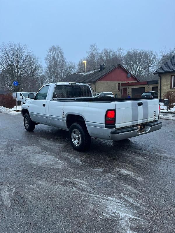 Begagnad Dodge Ram 177 HK (130 kW) 2001 Pickup