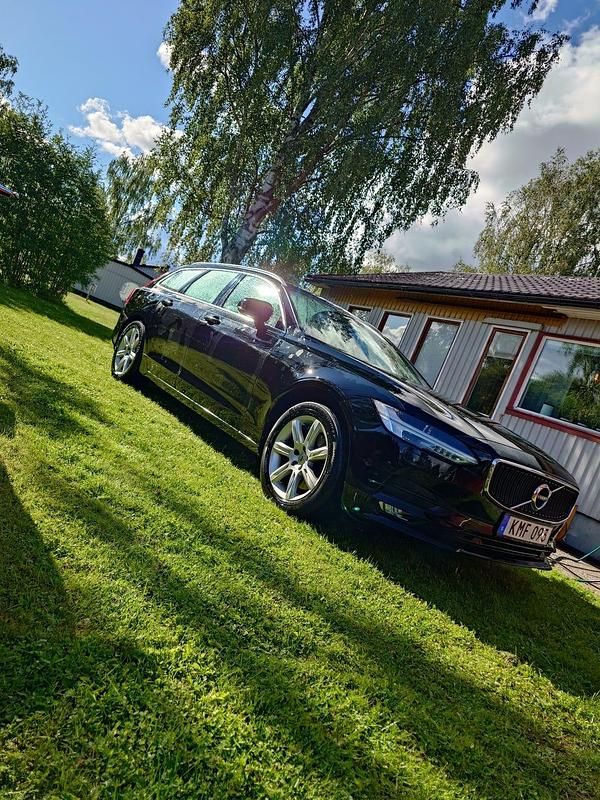 Begagnad Volvo V90 150 HK (110 kW) 2017 Kombi