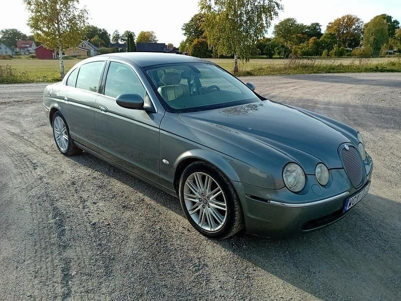 Grå Begagnad 2005 Jaguar S-Type S Sedan | 20 000 kr (Superpris) - Bild 1/4