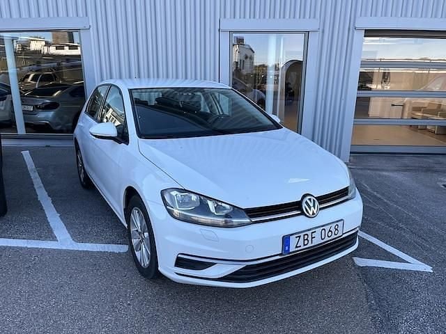 Begagnad 2018 VW Golf VII Sedan | 149 000 kr (Marknadspris) - Bild 1/4