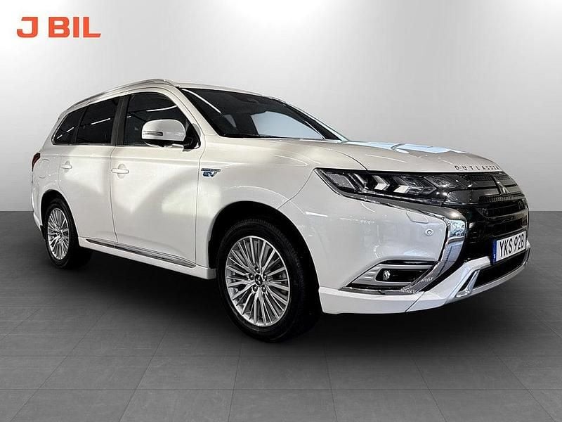 Vit Begagnad 2020 Mitsubishi Outlander P-HEV SUV | 279 900 kr (Marknadspris) - Bild 1/3