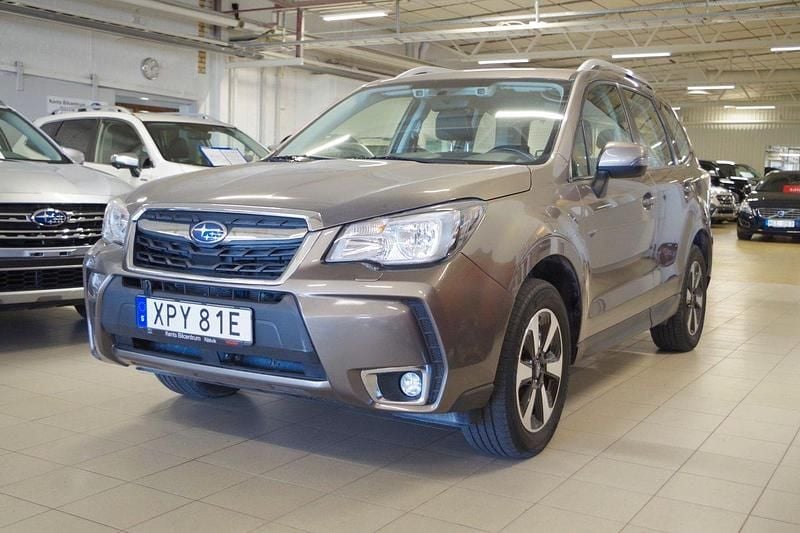 Ljusbrun Begagnad 2019 Subaru Forester SUV | 229 000 kr (Marknadspris) - Bild 1/4
