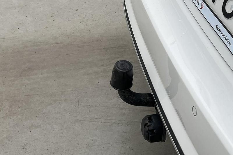 Vit Begagnad 2019 VW Golf VII | 179 900 kr - Bild 1/2