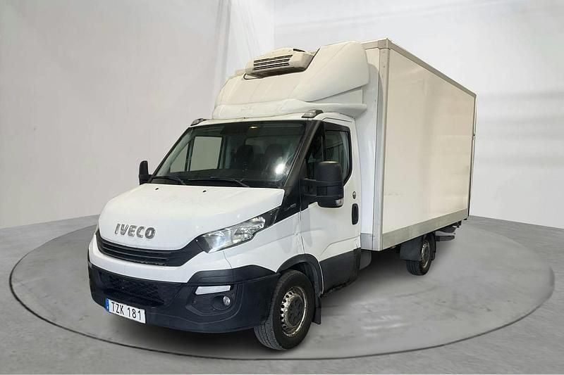 Vit Begagnad 2018 Iveco Daily | 149 000 kr (Superpris) - Bild 1/4