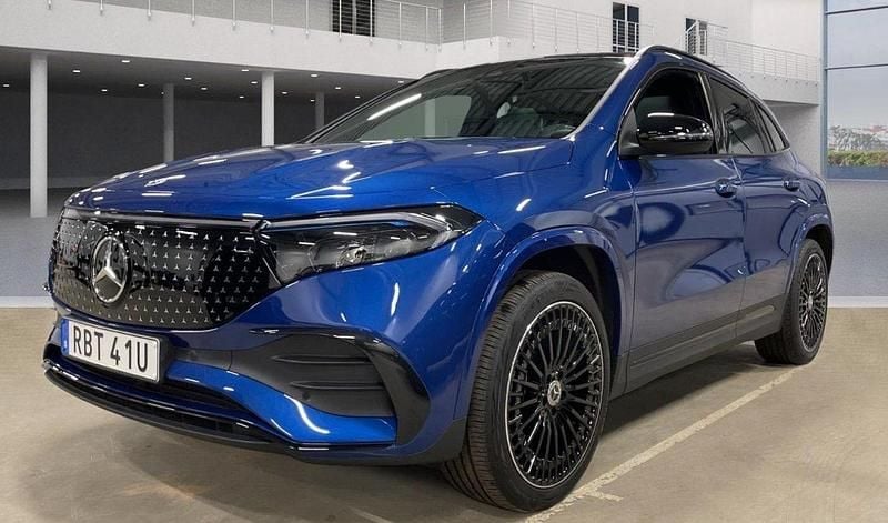 Blå Ny 2024 Mercedes EQA250+ AMG SUV | 529 000 kr (Lite dyr) - Bild 1/1