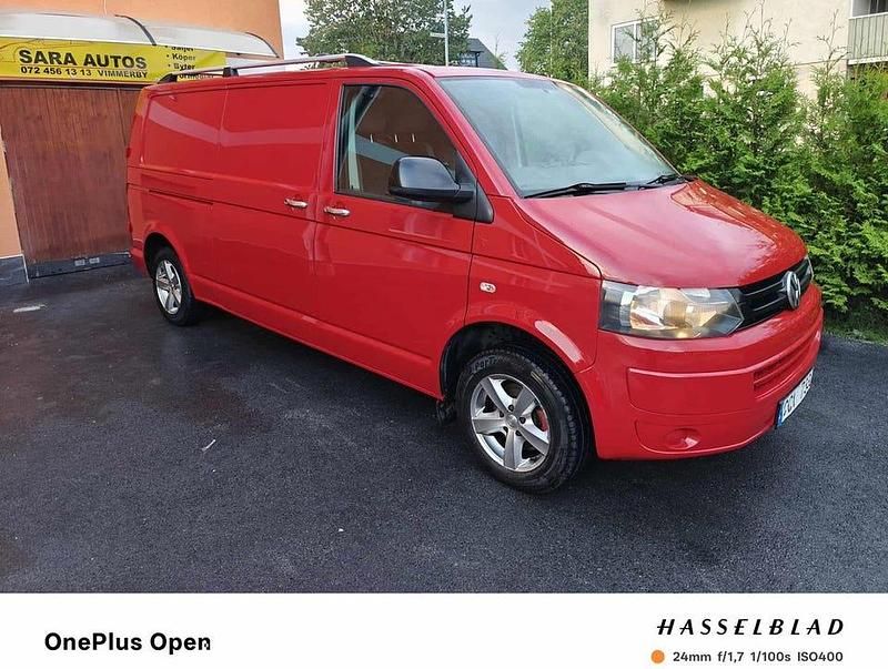 Röd Begagnad 2014 VW T5 Van | 82 000 kr (Marknadspris) - Bild 1/4