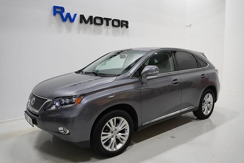 Grå Begagnad 2011 Lexus RX450h Luxury Line SUV | 214 800 kr - Bild 1/4