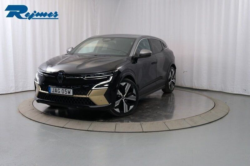 Svart (svart stjärna met/grå tak) Begagnad 2023 Renault Mégane Iconic Kombi | 319 800 kr (Lite dyr) - Bild 1/4