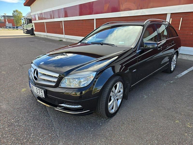 Svart Begagnad 2011 Mercedes C180 Avantgarde Kombi | 78 000 kr (Superpris) - Bild 1/4